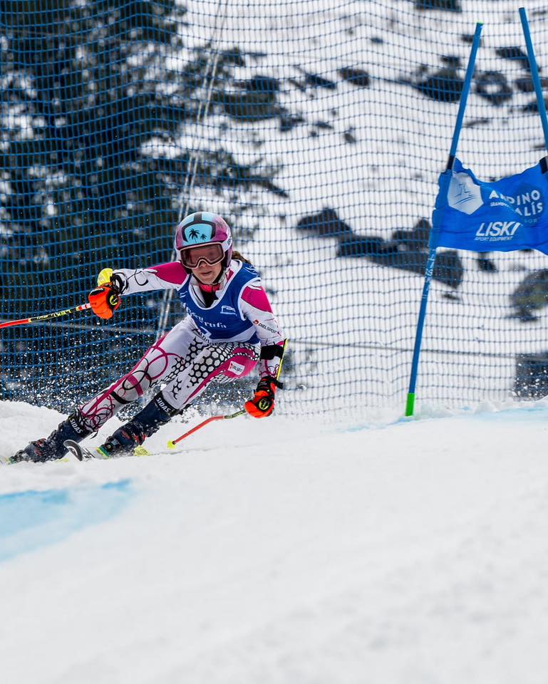 Bravúros versenyzés az országos és nemzetközi versenyeken a Sport-All sízőinek